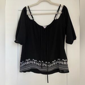 Xhiliration cold shoulder style long sleeve embroidered too.